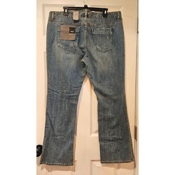 Curvy Bootcut Jeans Mossimo Size 18 S/C New with Tags Premium Denim - Picture 2 of 5